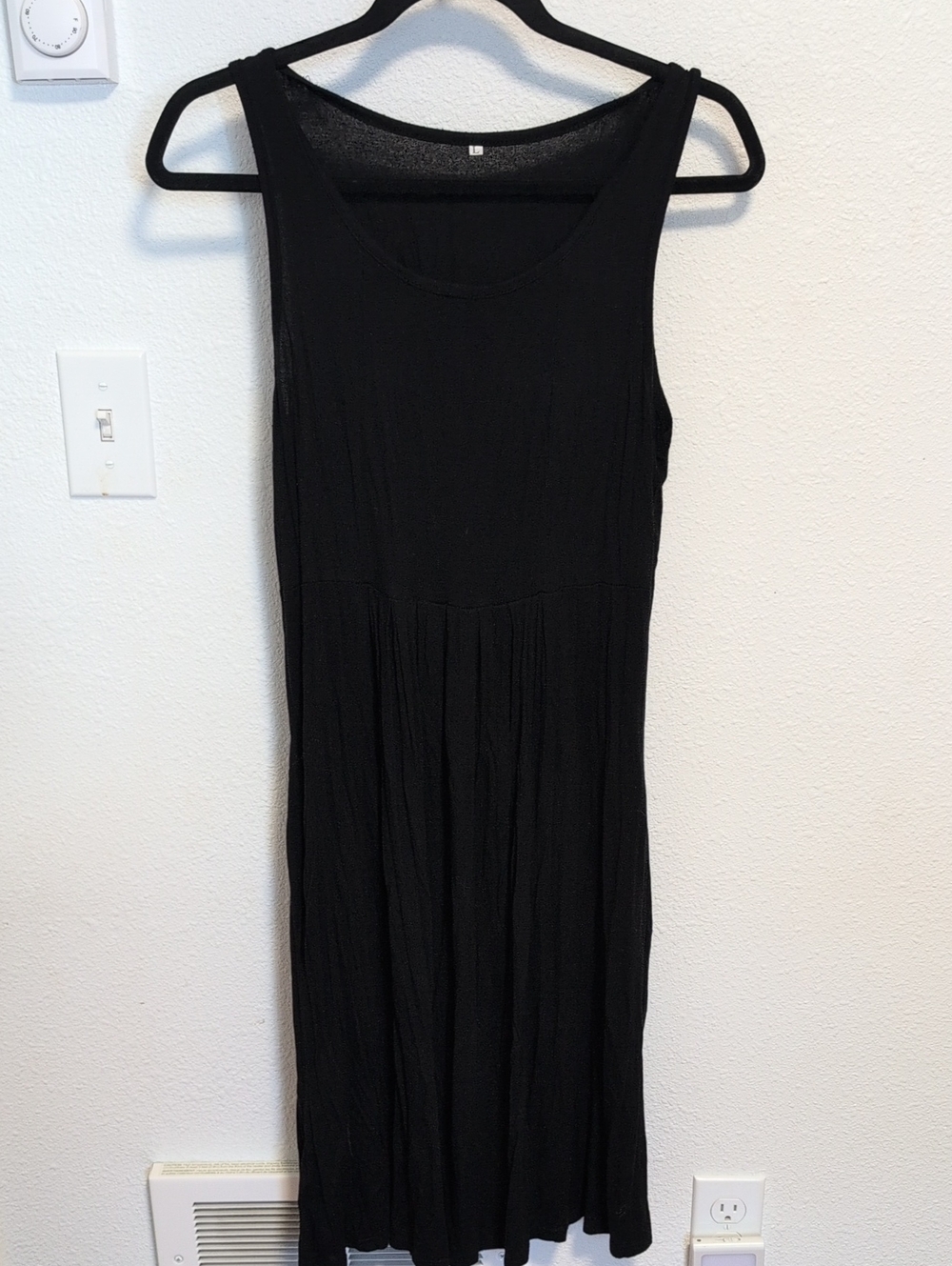 Women's Black Sleeveless Scoop-Neck Dress